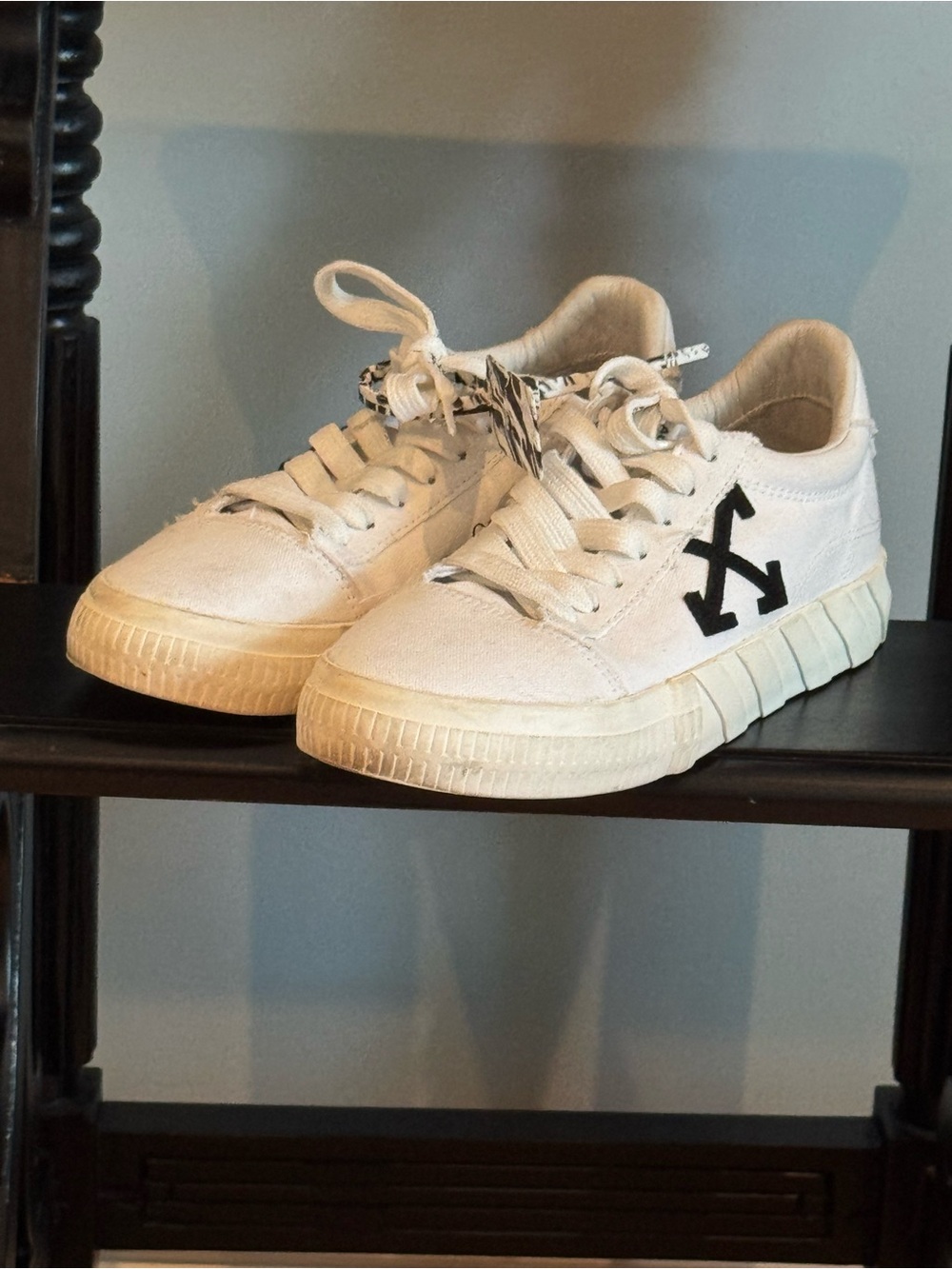 Off-White Vulcanized low canvas sneaker